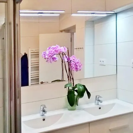 Apartamento Leman Апартаменты Салоу